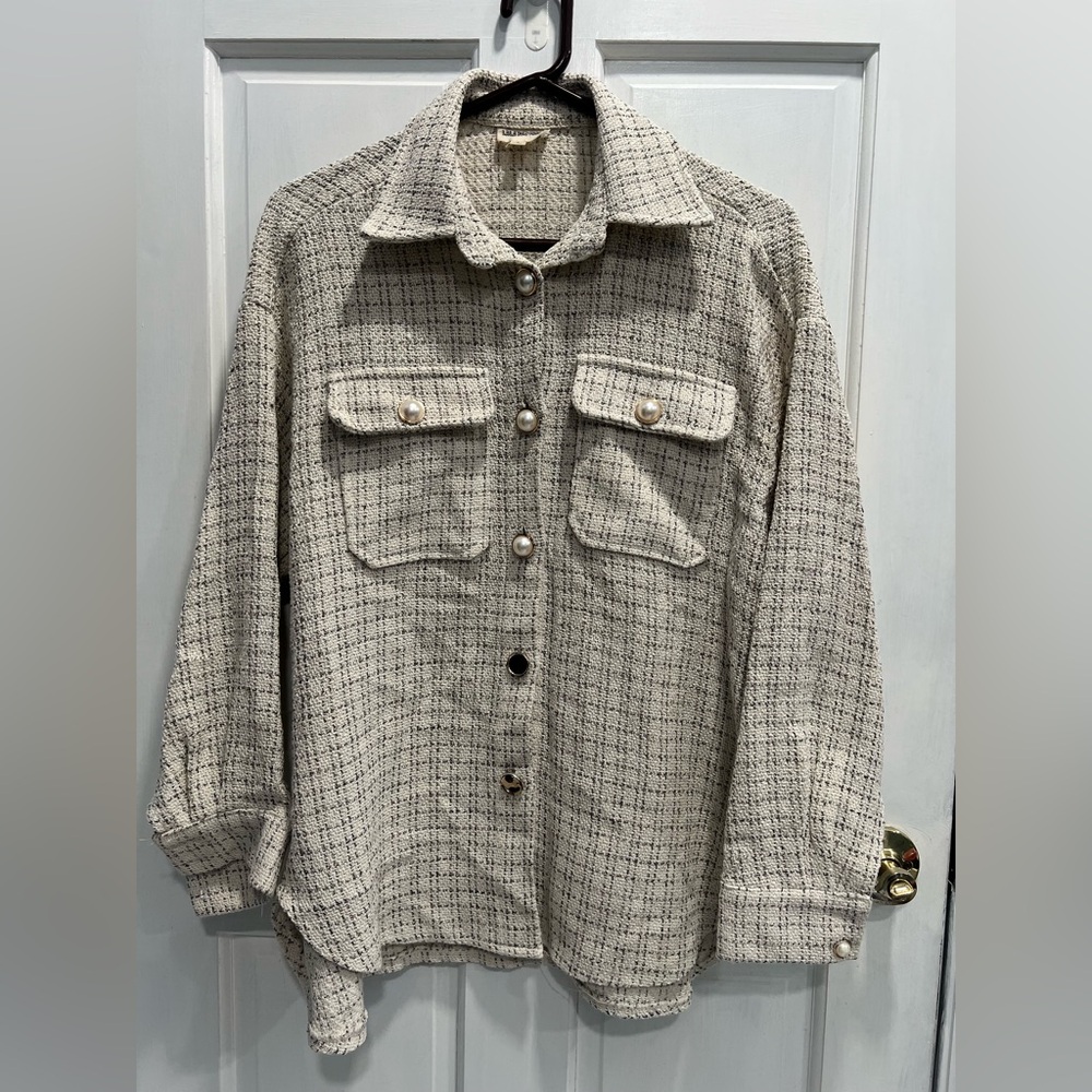 LALA FACTORY Woven Shacket Pearl Buttons SIZE SMALL Oversized Missing 2 Buttons